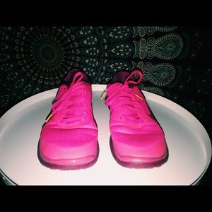 Nike Shoes - Nike Limited Edition Lance Armstrong Livestrong Nike Shoes - Nike Limited Edition Lance Armstrong Livestrong